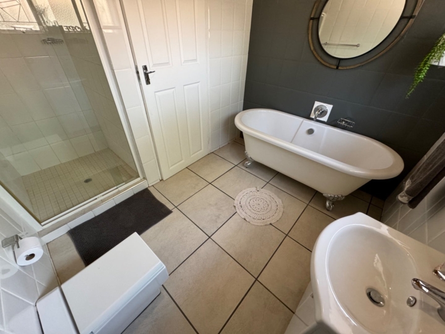  Bedroom Property for Sale in El Toro Park Northern Cape